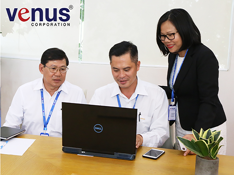 TRƯỞNG BAN QUẢN LÝ TOPAZ TWINS
